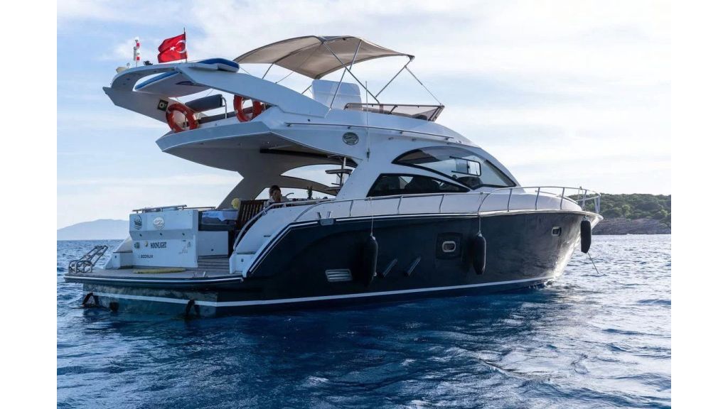 Exclusive Motor Yacht Moonlight (012)