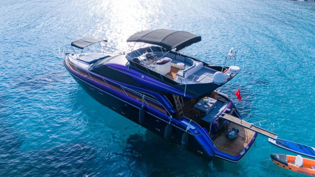 Karan Motor Yacht (006)