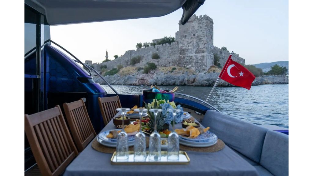 Karan Motor Yacht (014)