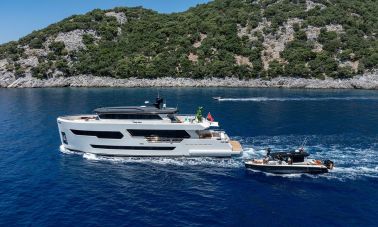Mega Yacht Charter