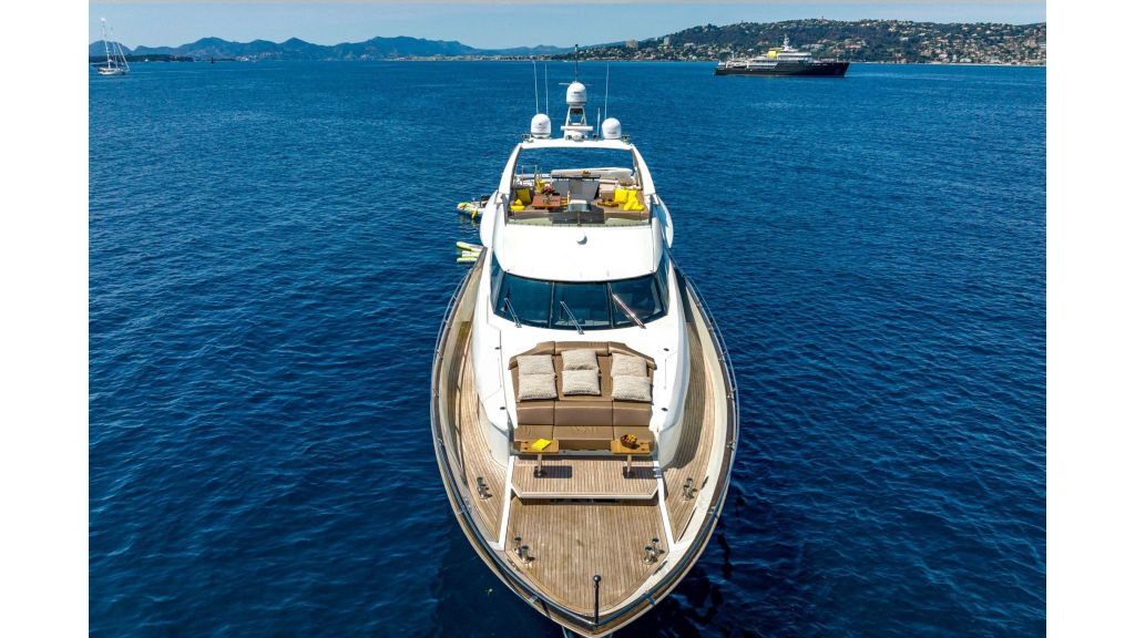 Quantum Motor Yacht (002)