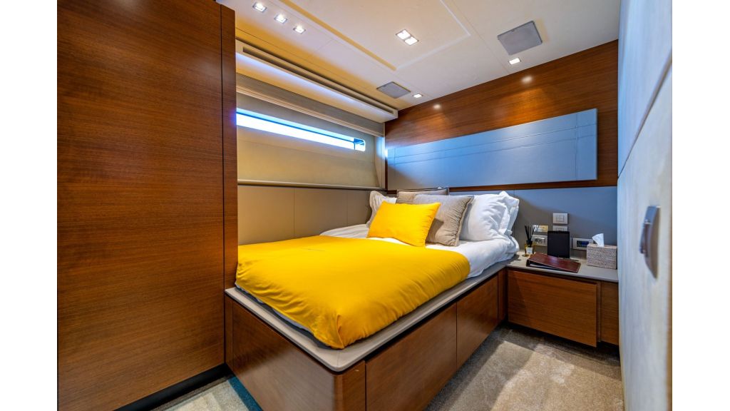 Quantum Motor Yacht (009)