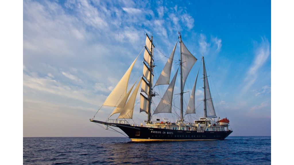 Running On Waves Yacht for Sale (005)