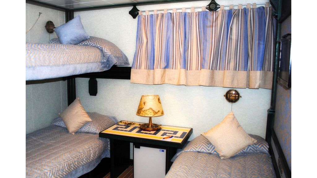 Running On Waves Yacht for Sale (011)