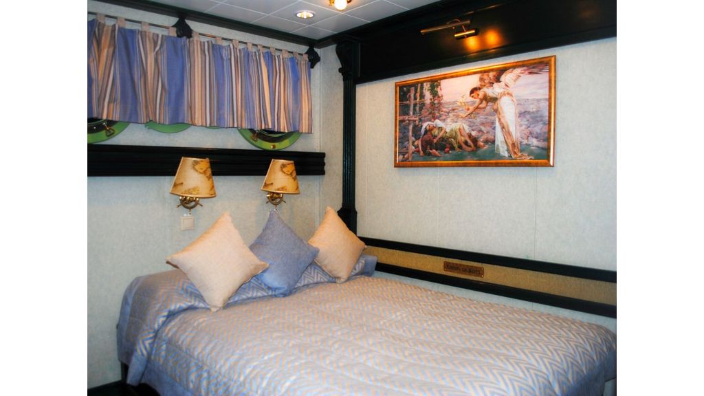 Running On Waves Yacht for Sale (012)