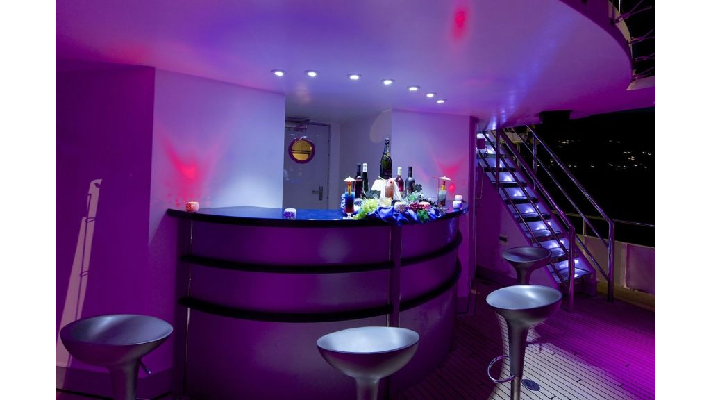 Running On Waves Yacht for Sale (017)