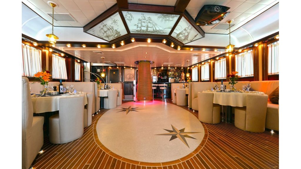 Running On Waves Yacht for Sale (024)