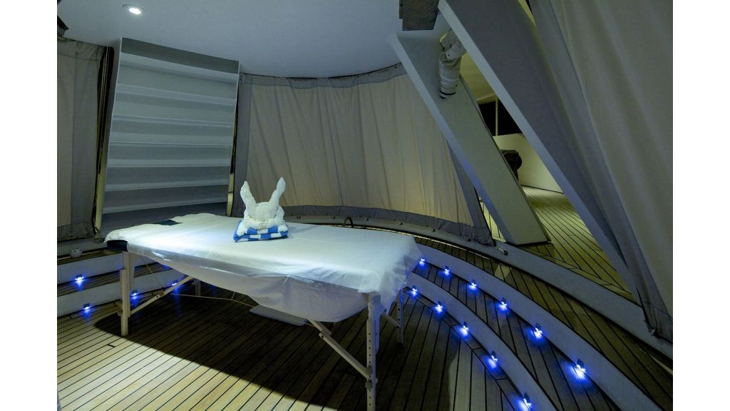 Running On Waves Yacht for Sale (031)