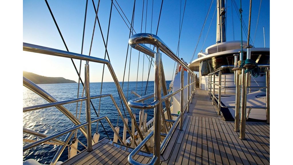 Running On Waves Yacht for Sale (032)