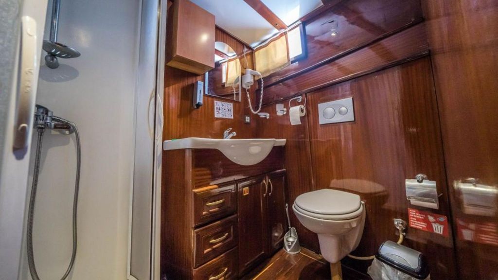 Turquoise Seas (003)