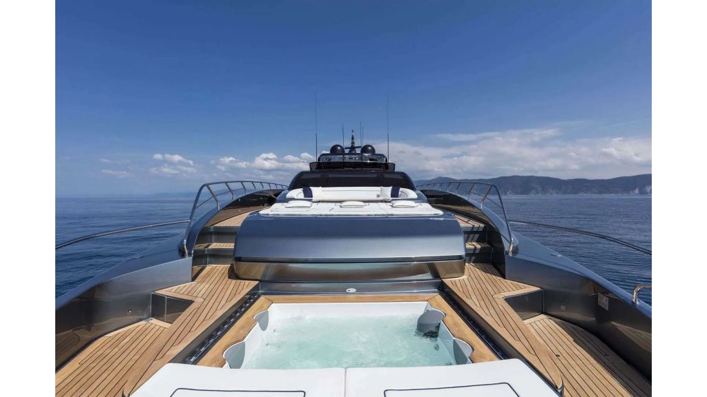 2019 Riva 110 (518)