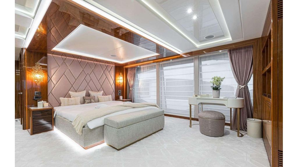 2020 Sunseeker 131 (552) master