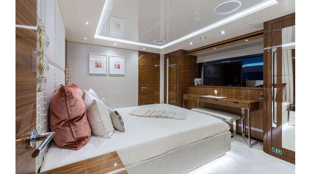 2020 Sunseeker 131 (558)