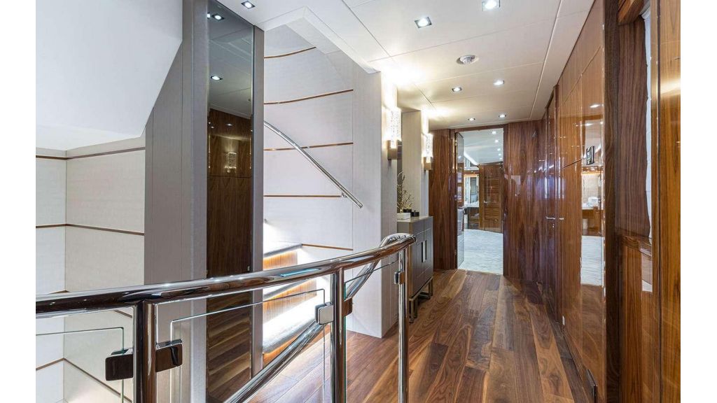 2020 Sunseeker 131 (560)