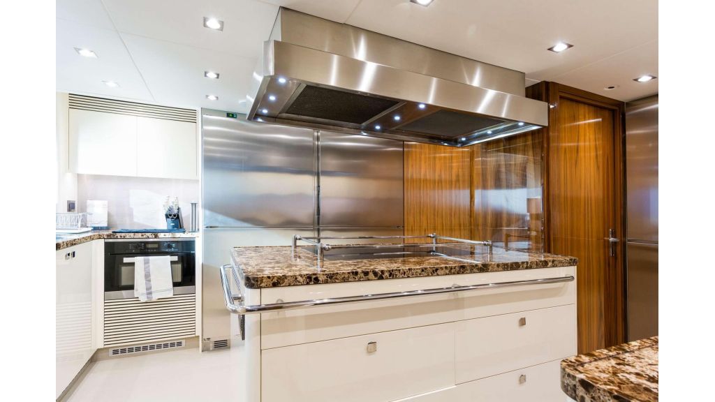 2020 Sunseeker 131 (568)