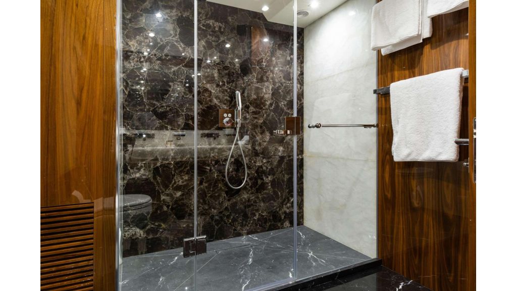 2020 Sunseeker 131 (572)