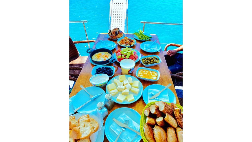 DEDA Motor Yacht (517)