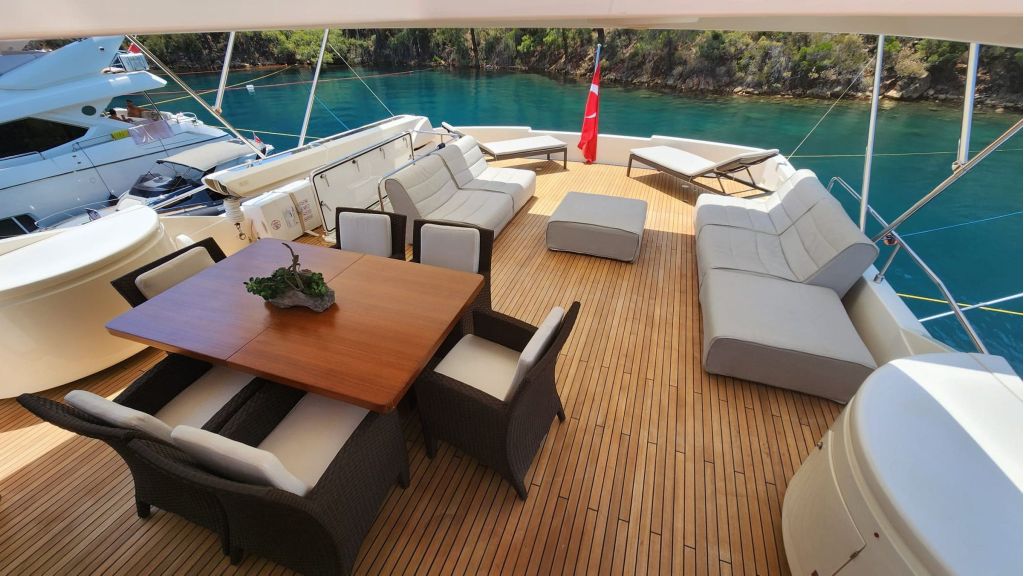 echo plus motor yacht (018)