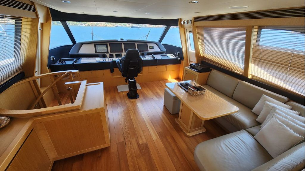 echo plus motor yacht (019)