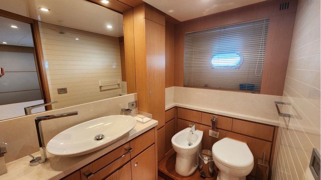 echo plus motor yacht (022)