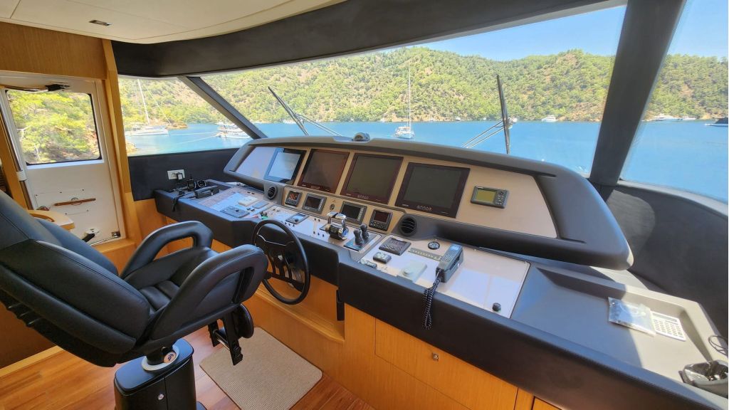 echo plus motor yacht (023)