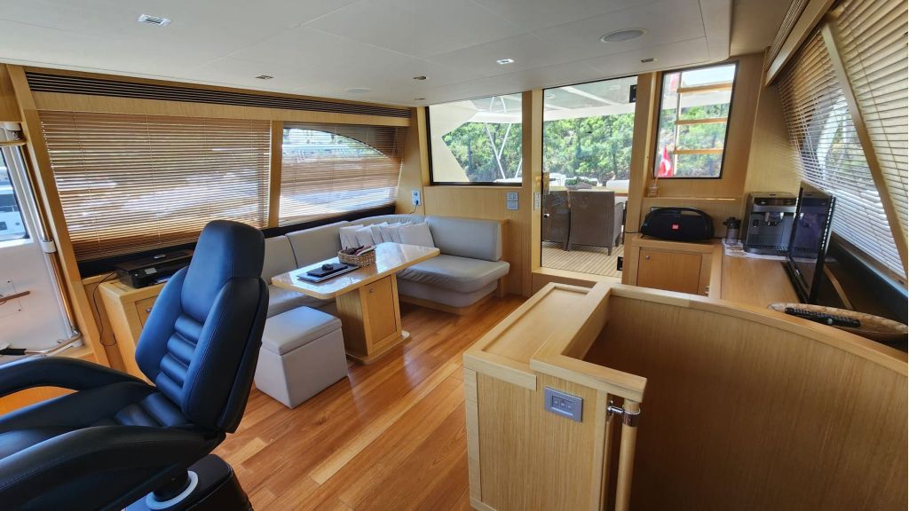 echo plus motor yacht (024)