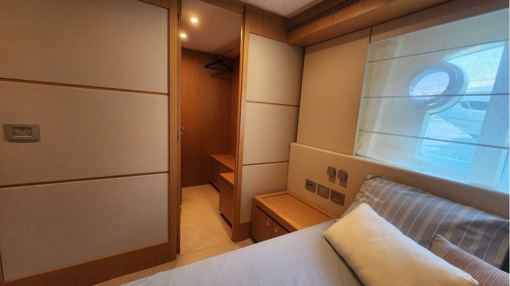 echo plus motor yacht (025)