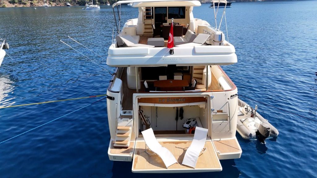 echo plus motor yacht (035)