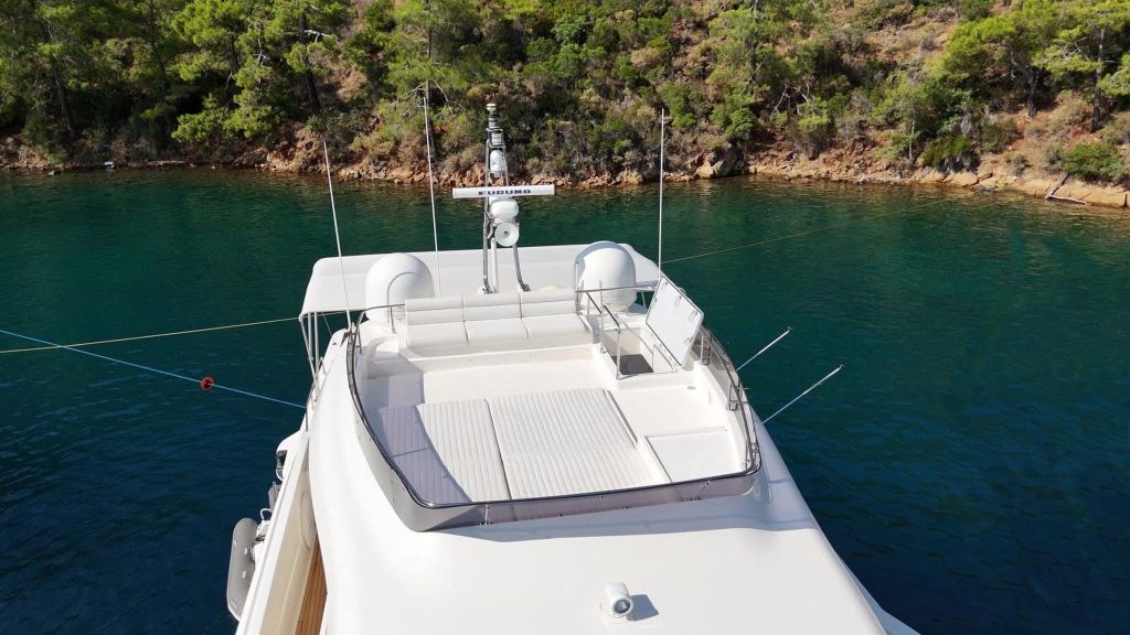 echo plus motor yacht (042)