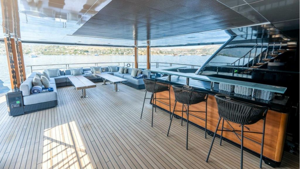 Provocateur Yacht for Sale (008)