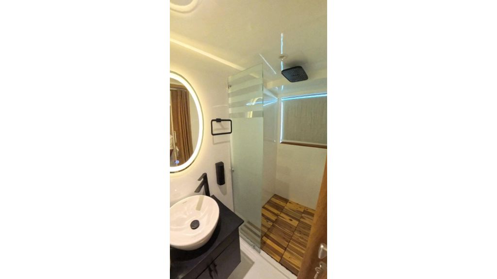 iron yacht (007)