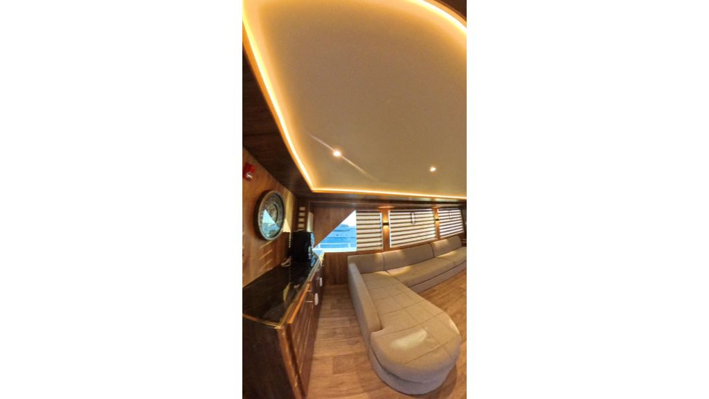 iron yacht (012)