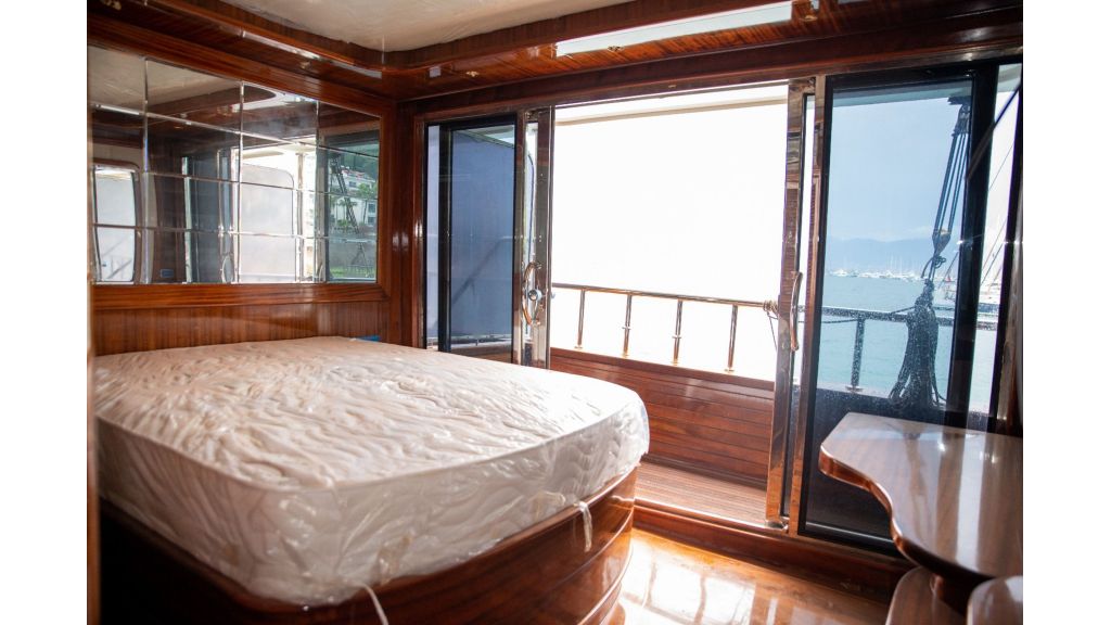 royal admiral for sale (036)