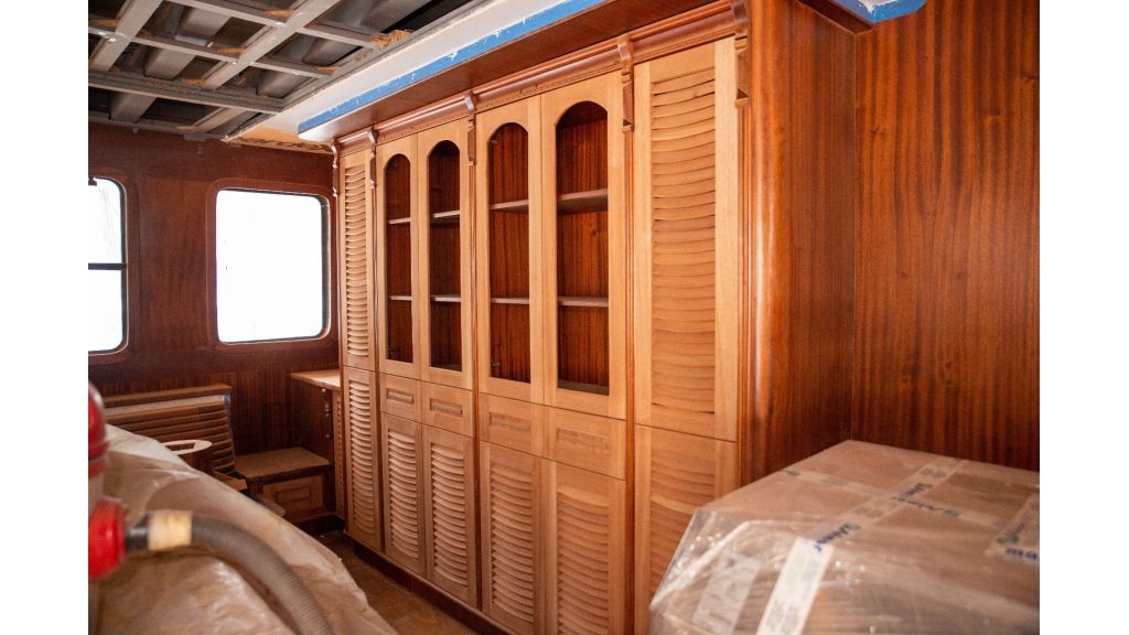 royal admiral for sale (042)