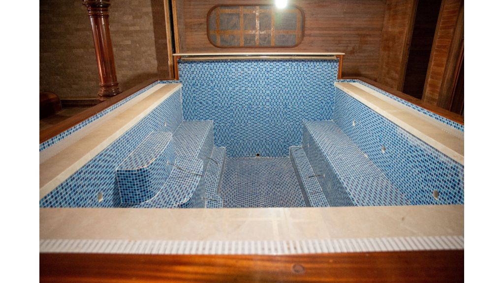royal admiral for sale (048)