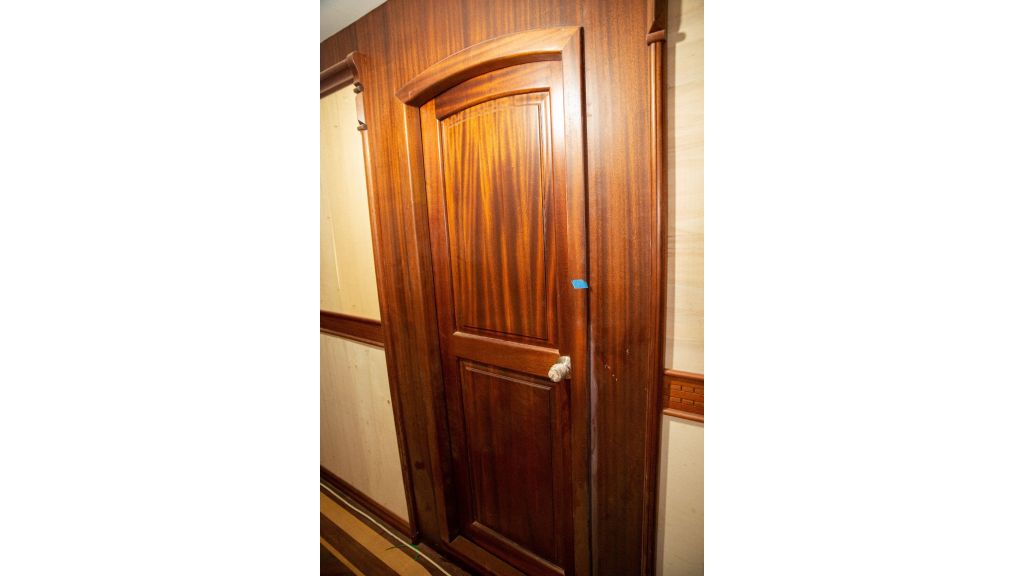 royal admiral for sale (058)