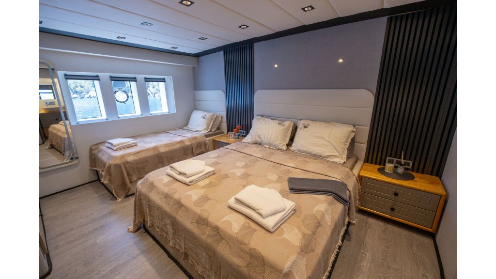 Aksa-s Motor Yacht (023)