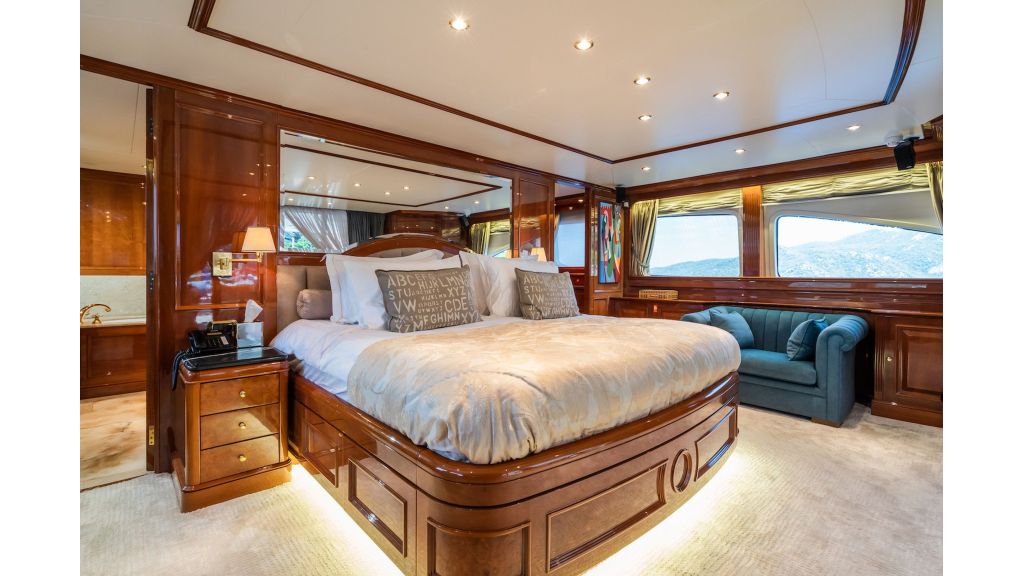 Amadea MotorYacht (004)