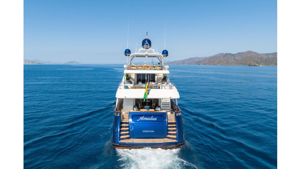 Amadea MotorYacht (005)