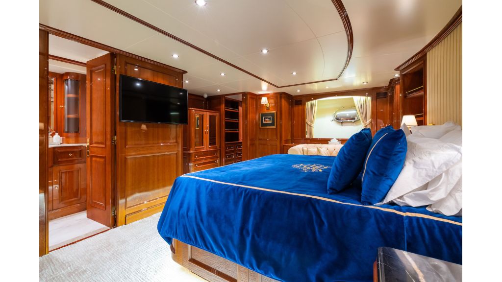 Amadea MotorYacht (007)