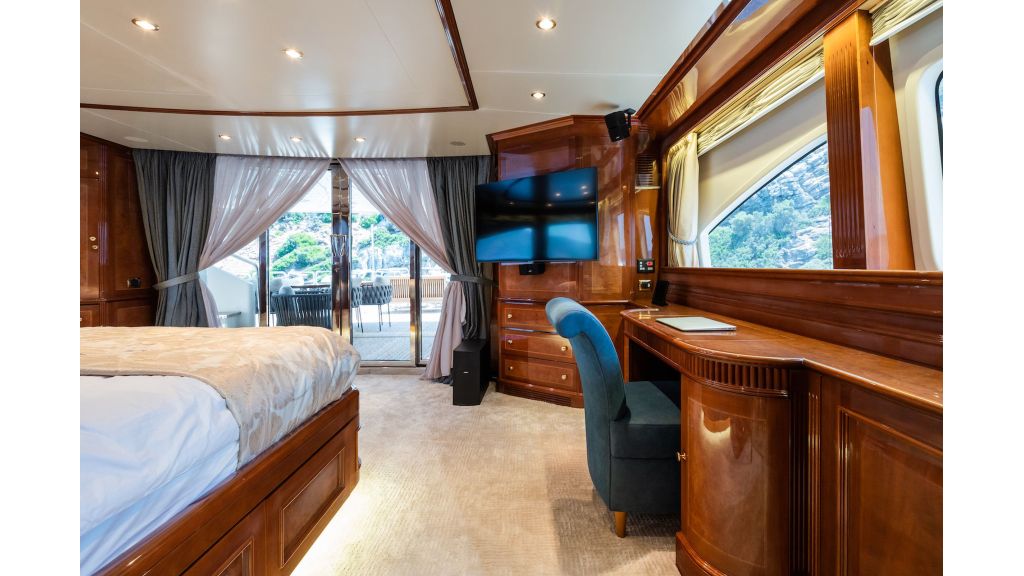 Amadea MotorYacht (009)