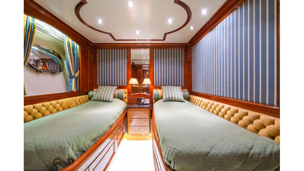 Amadea MotorYacht (010)