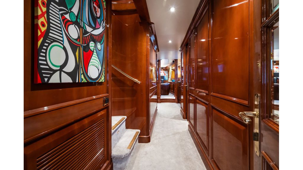 Amadea MotorYacht (012)