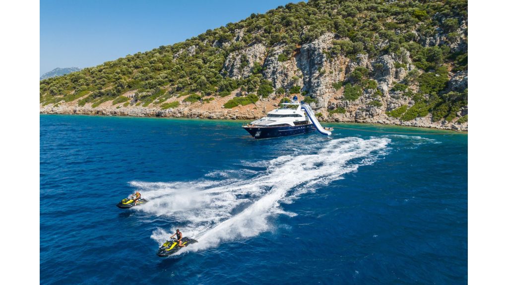 Amadea MotorYacht (018)