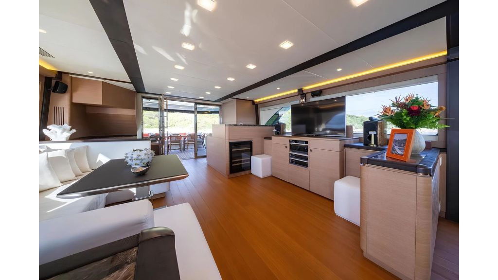 Bella Luna MotorYacht (013)