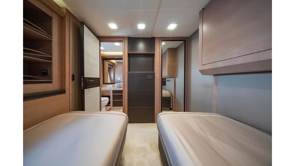 Bella Luna MotorYacht (018)