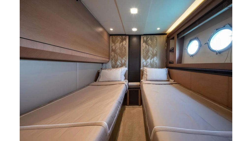 Bella Luna MotorYacht (036)