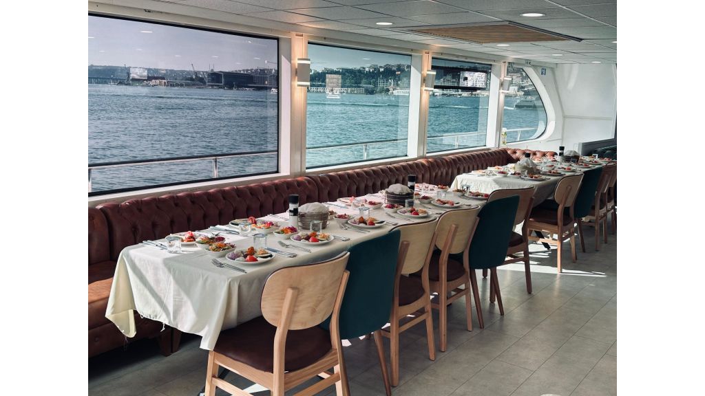 Ruyacz Motor Yacht (002)