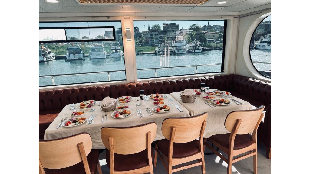 Ruyacz Motor Yacht (006)