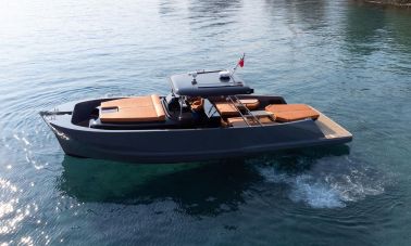 Bumblebee MotorYacht (001)